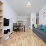Bright With Parking Near The Pge National Stadium By Renters アパート *