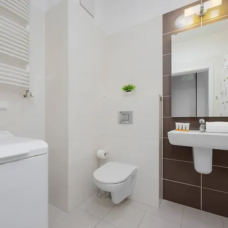アパート Bright With Parking Near The Pge National Stadium By Renters ワルシャワ