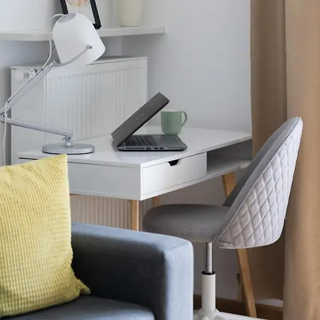 Апартаменты Bright With Parking Near The Pge National Stadium By Renters