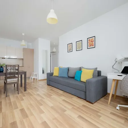 Bright With Parking Near The Pge National Stadium By Renters